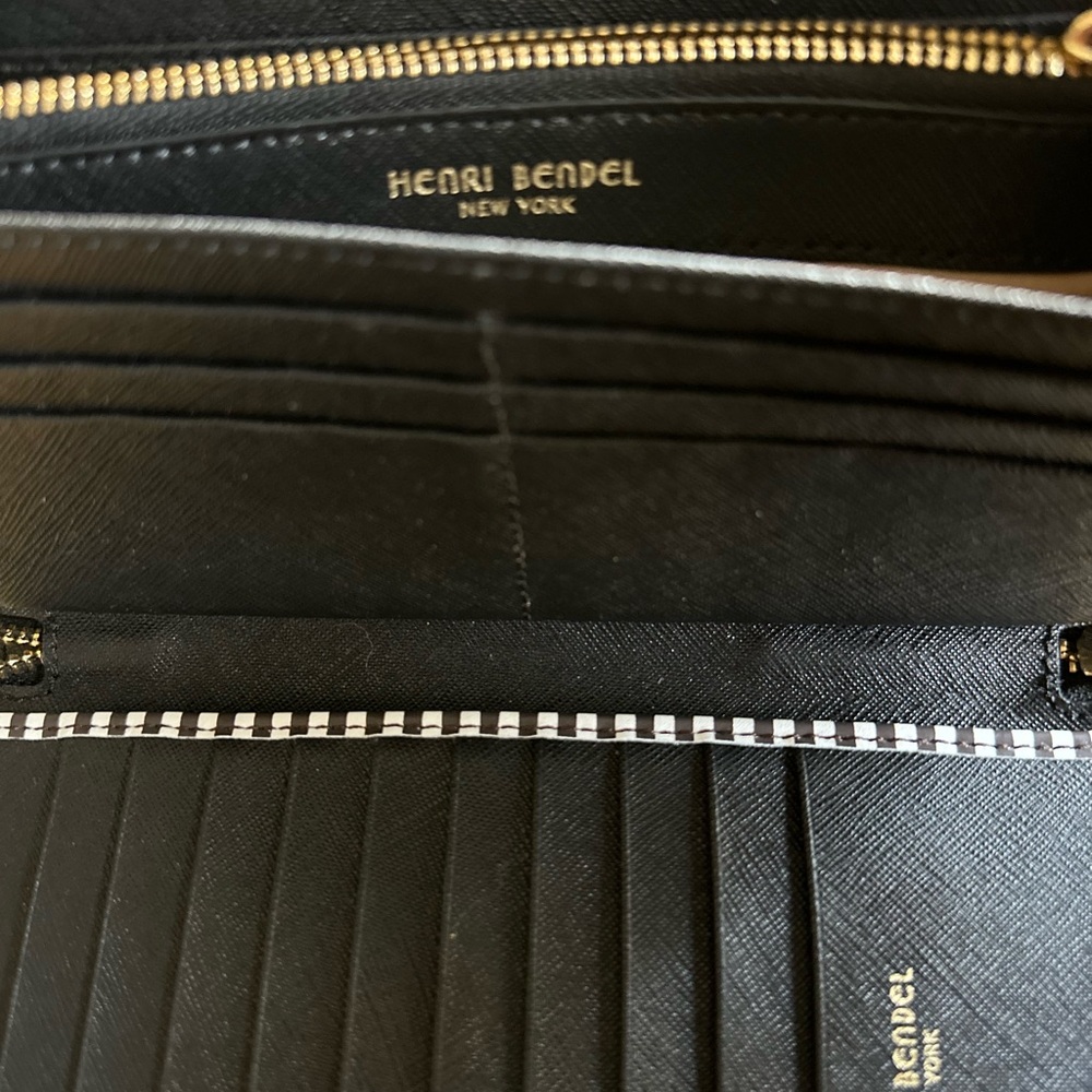 Henri Bendel New York Black Zip around Wallet Gold Palm Leaves EUC - Picture 11 of 11